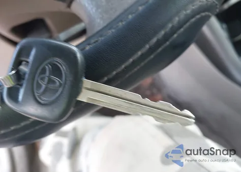 2005 Toyota Camry Le z USA, uszkodzony, nr VIN 4T1BE30KX5U432457